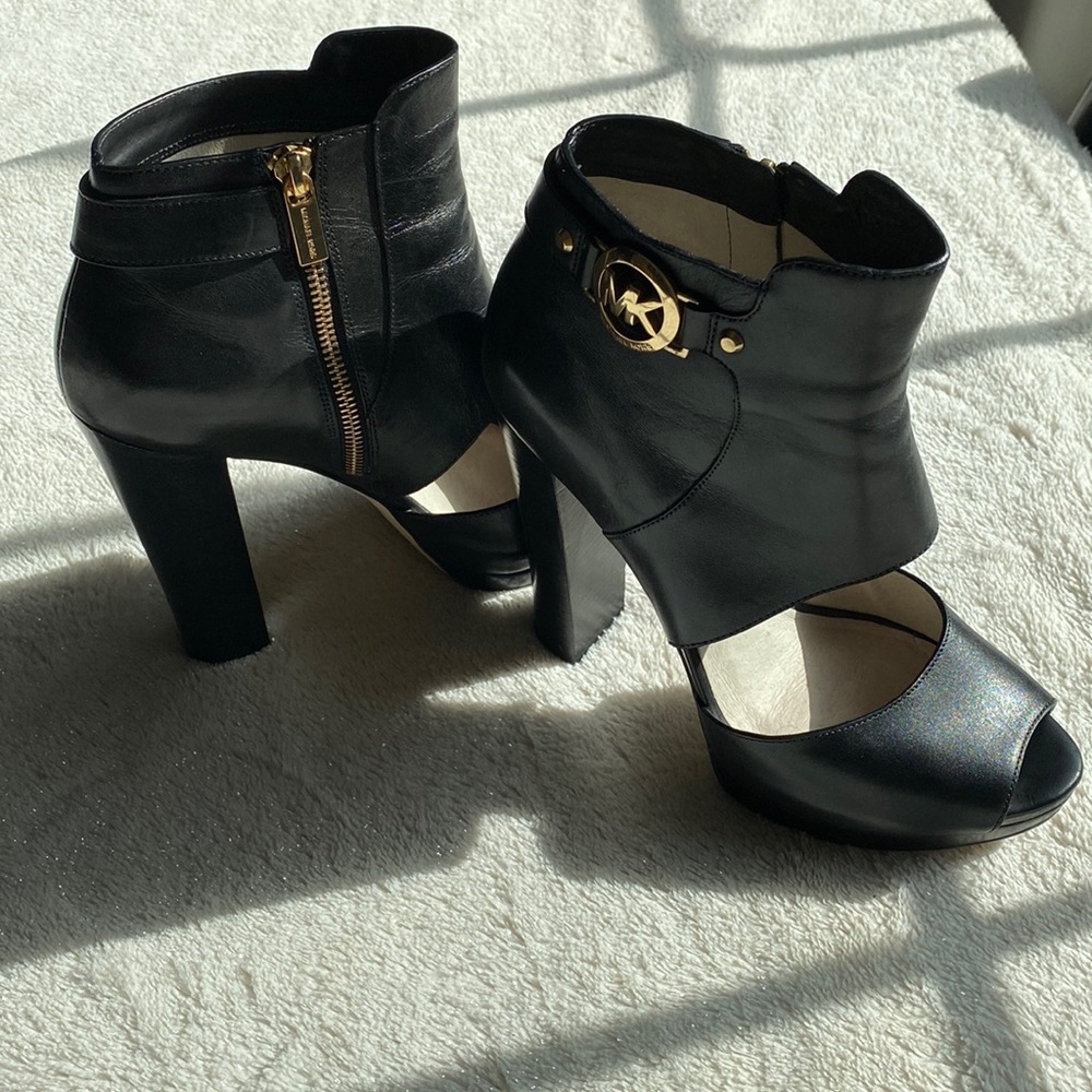 Michael Kors black leather boots!